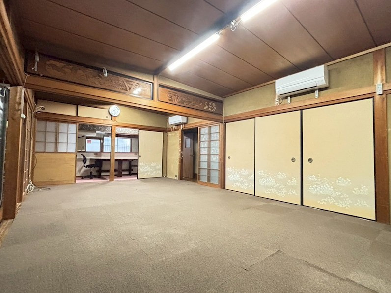 守山市守山３丁目の店舗事務所の内装