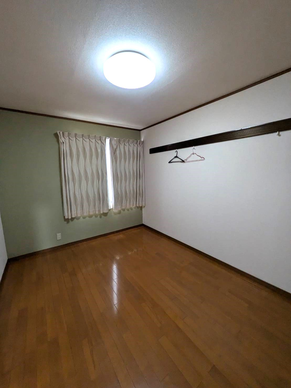 ハイツライラックの居間・リビング|各家電付き