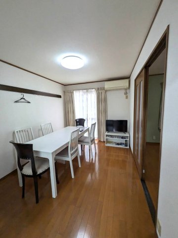 ハイツライラックの内装|各家電付き　ダイニングテーブルセット、TVなど