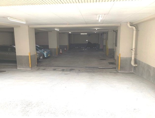 フクロク・ハイマンション２号館の駐車場