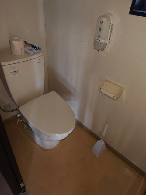 城東4丁目テナント1Fのトイレ