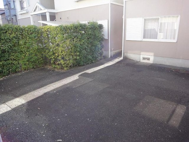 ラフォーレ・アパートD棟の駐車場|駐車場があります