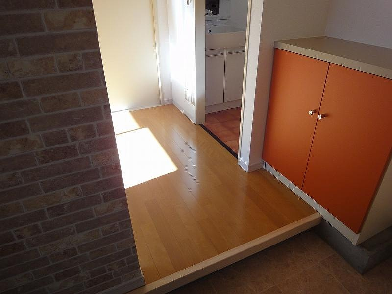 ラフォーレ・アパートD棟の玄関|きれいな玄関です