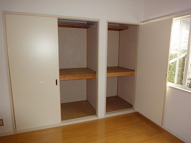 ラフォーレ・アパートD棟の収納|便利な収納スペースです