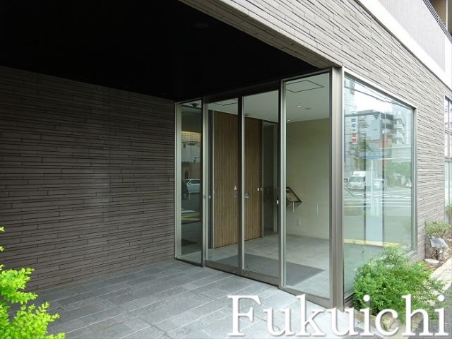 パークアクシス自由が丘テラスのエントランス