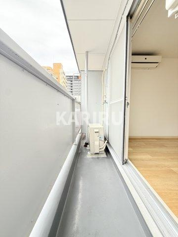 末広ビルのバルコニー