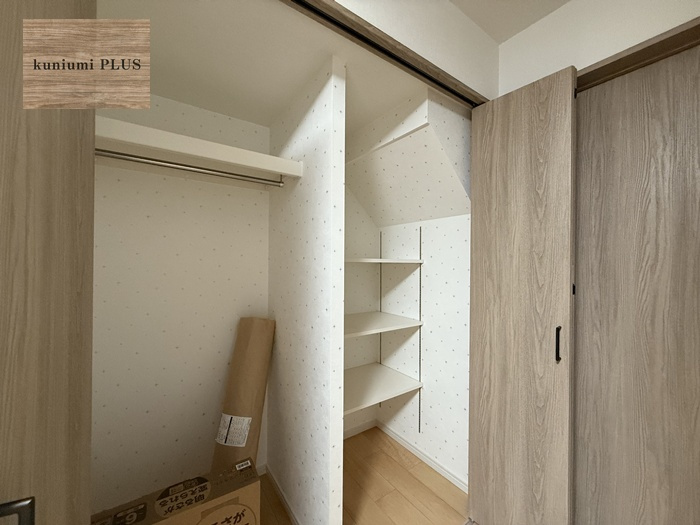 東大阪市中小阪1丁目　2号棟の収納