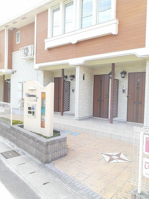 ルピナスＡのエントランス