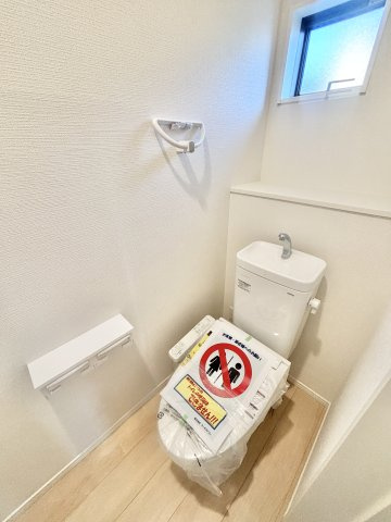 【仲介手数料無料／あま市七宝町】あま市七宝町鯰橋　第1　クレイドルガーデン　1号棟のトイレ