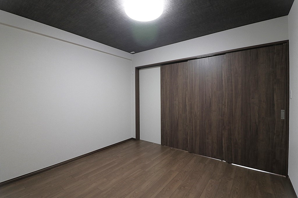 【寝室】の画像