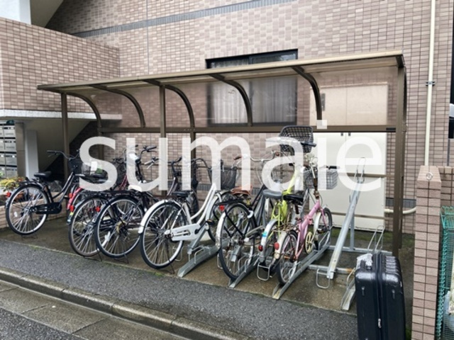 プレステージ２４のその他共用部分|敷地内駐輪場。
