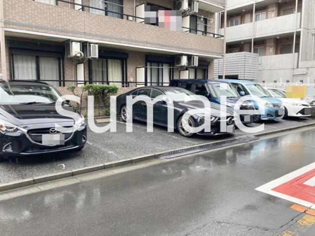 プレステージ２４の駐車場|敷地内駐車場。（要確認）
