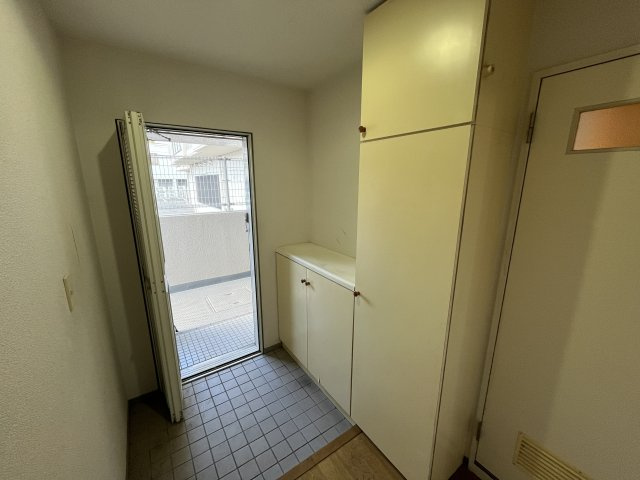 コスモ瀬田の玄関