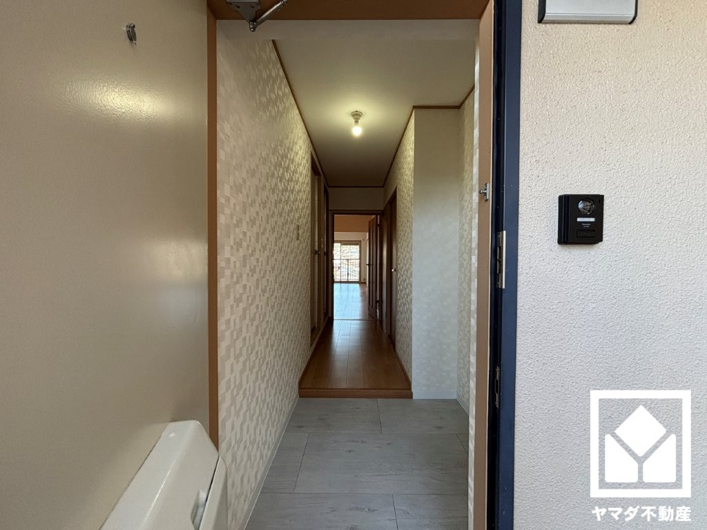 宇治大久保コープＡ棟の玄関