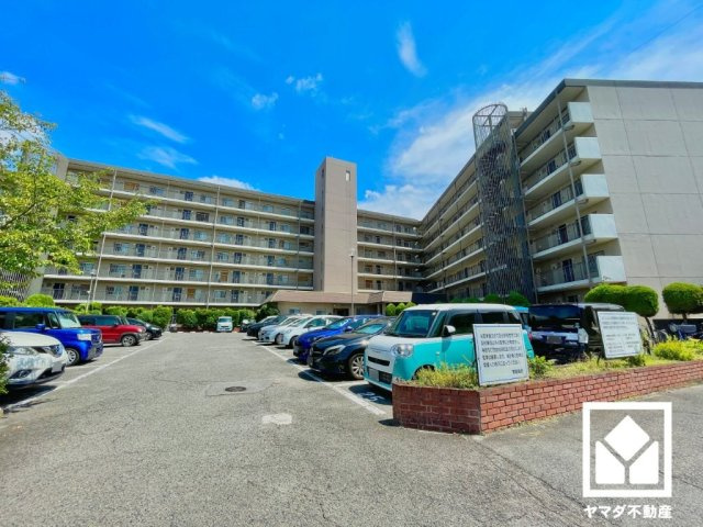 宇治大久保コープＡ棟の駐車場