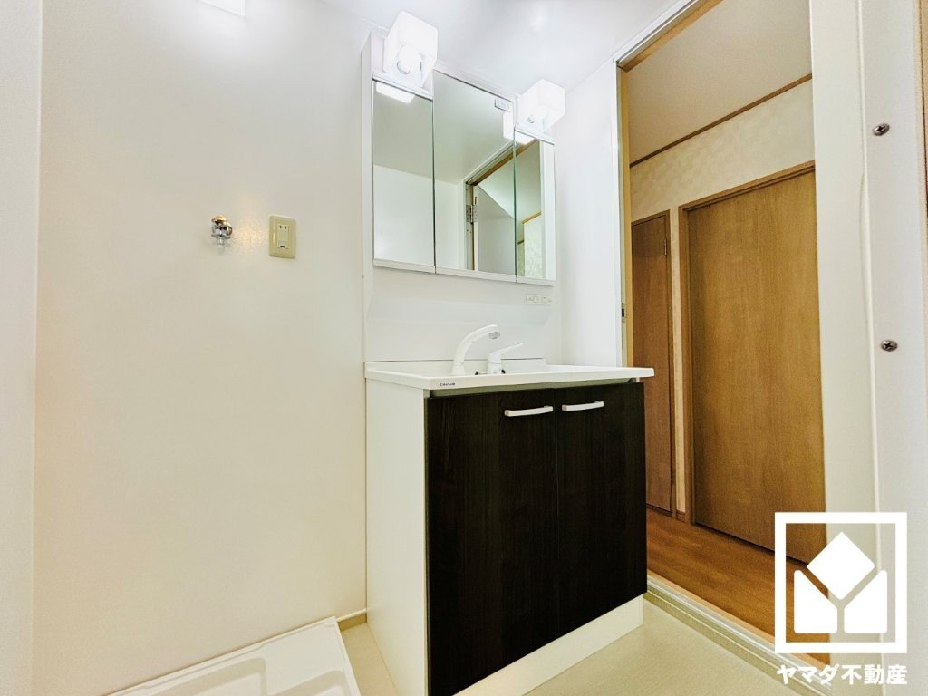 宇治大久保コープＡ棟の独立洗面台