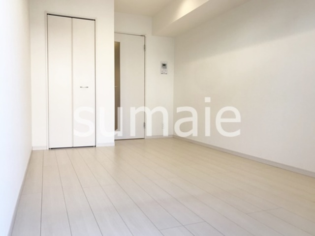 リブリ・ベルロードの居間・リビング|人気のホワイトフローリング。