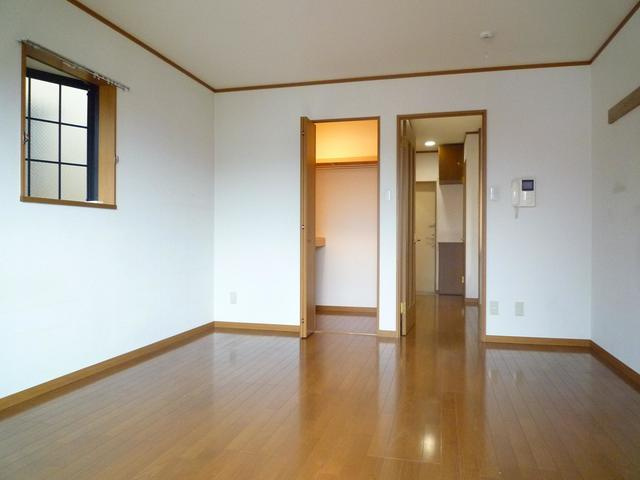 アロッジオ宮塚の居間・リビング