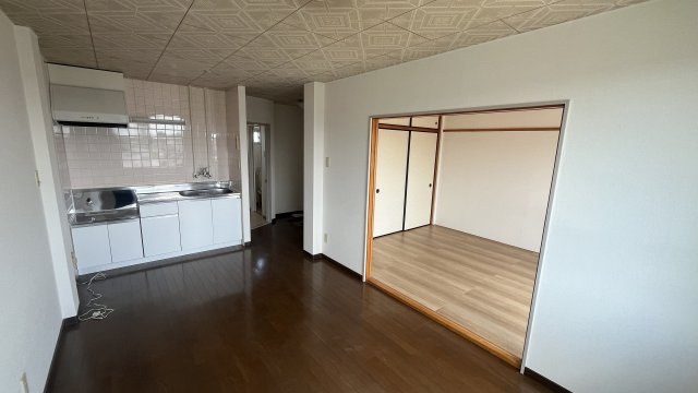 コーポアカツキⅡの居間・リビング|別部屋の参考画像