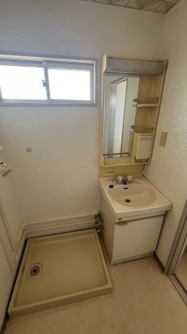 コーポアカツキⅡの独立洗面台|別部屋の参考画像