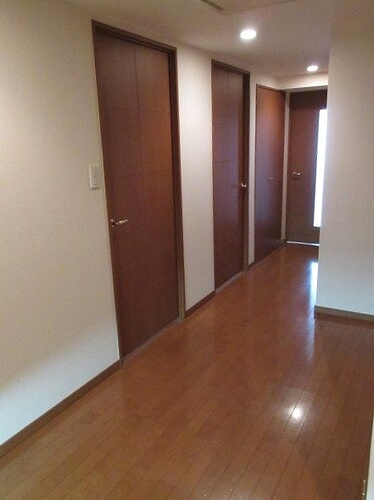 ライオンズステージ目黒本町のその他|廊下　※2022年3月撮影