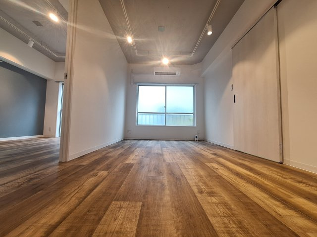 三和マンションの居間・リビング|ゆったり過ごせるリビングです