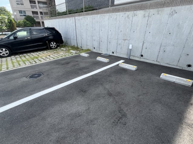 プリマヴェーラ高倉の駐車場