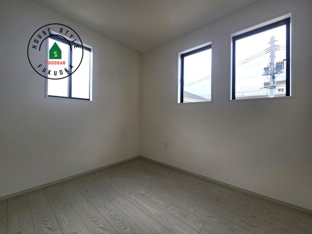 福岡市南区若久2丁目第2-1棟（2号棟）の内観：施工例|柔らかい陽光が差し込む明るいお部屋を演出する設計。彩光の取れる窓が気持ちの良いお部屋を創り上げます。