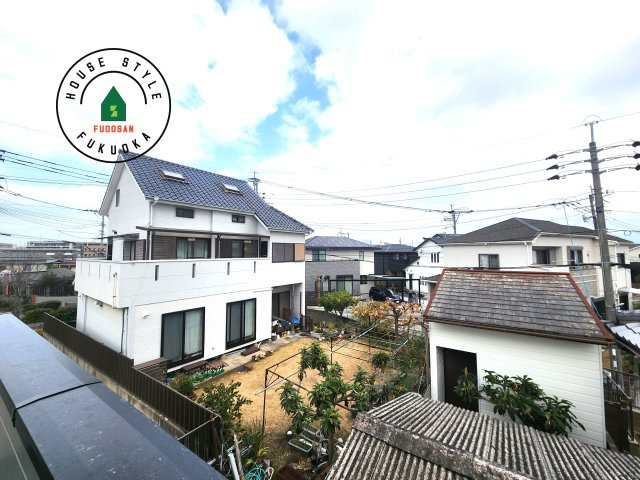 福岡市南区若久2丁目第2-1棟（2号棟）の展望|窓から緑が見える物件も魅力的です。