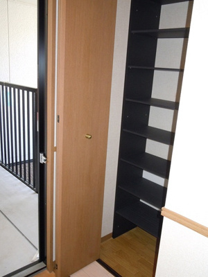 【玄関】 | ハイカムール泉都町　A棟 