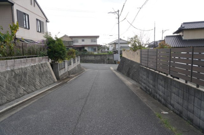 【前面道路含む現地写真】 | 西岐波（江頭）中古住宅