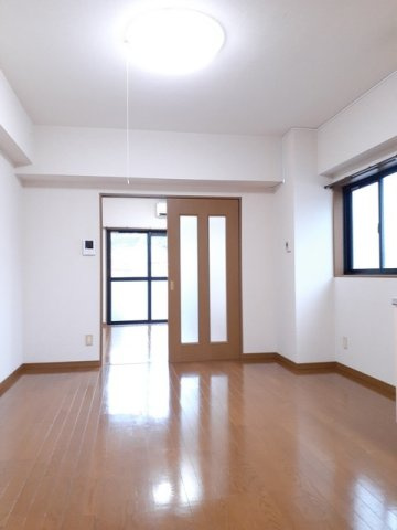 【居間・リビング】