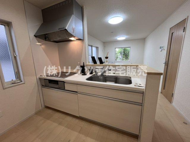 高柳4丁目　中古一戸建てのキッチン|カウンターキッチン
■物件内覧・資金計画相談・住宅ローン相談、リフォーム相談、お問合せ受付中■
※当日・翌日のご内覧、ご相談はお電話でのお問合せがスムーズです！