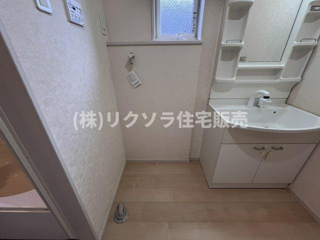 高柳4丁目　中古一戸建てのランドリースペース|ドラム式も設置可能
■物件内覧・資金計画相談・住宅ローン相談、リフォーム相談、お問合せ受付中■
※当日・翌日のご内覧、ご相談はお電話でのお問合せがスムーズです！