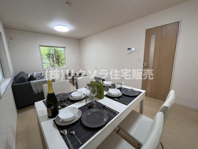 高柳4丁目　中古一戸建ての居間・リビング|LDK　14.0帖
■物件内覧・資金計画相談・住宅ローン相談、リフォーム相談、お問合せ受付中■
※当日・翌日のご内覧、ご相談はお電話でのお問合せがスムーズです！