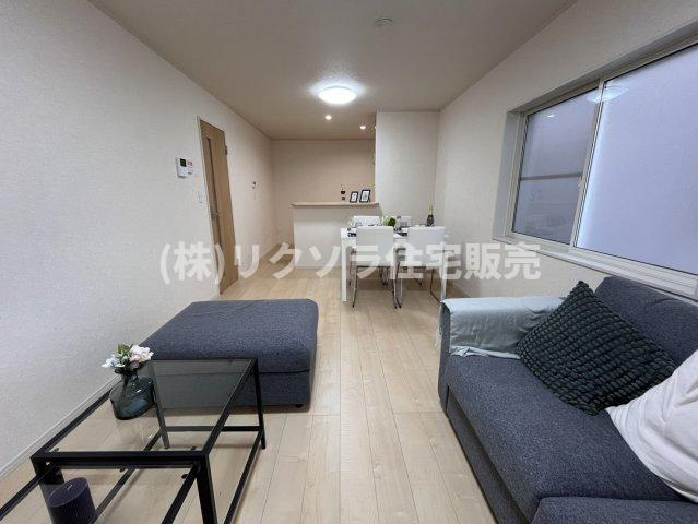 高柳4丁目　中古一戸建ての居間・リビング|LDK　14.0帖
■物件内覧・資金計画相談・住宅ローン相談、リフォーム相談、お問合せ受付中■
※当日・翌日のご内覧、ご相談はお電話でのお問合せがスムーズです！