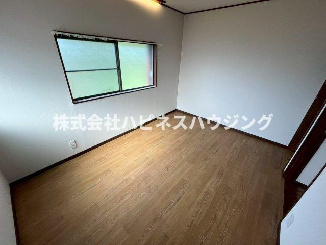 ペット多頭飼い戸張アンティークモダンリノベ戸建の洋室