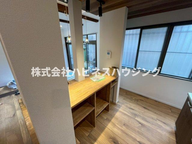 ペット多頭飼い戸張アンティークモダンリノベ戸建のキッチン