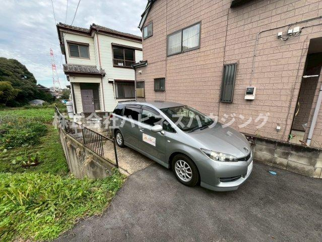 ペット多頭飼い戸張アンティークモダンリノベ戸建の駐車場