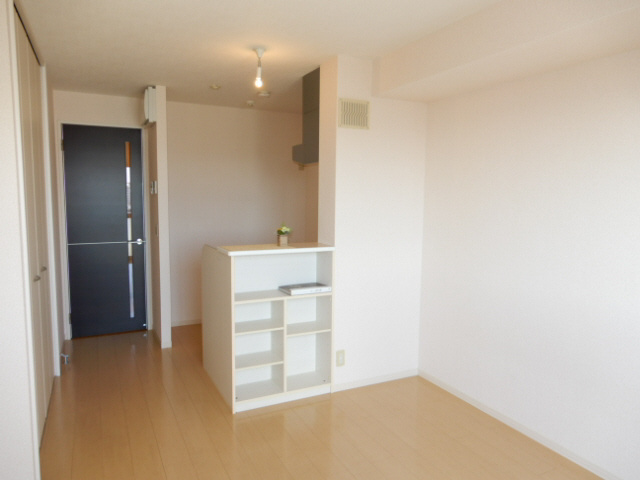 メゾンドアヴニール星ヶ丘の居間・リビング