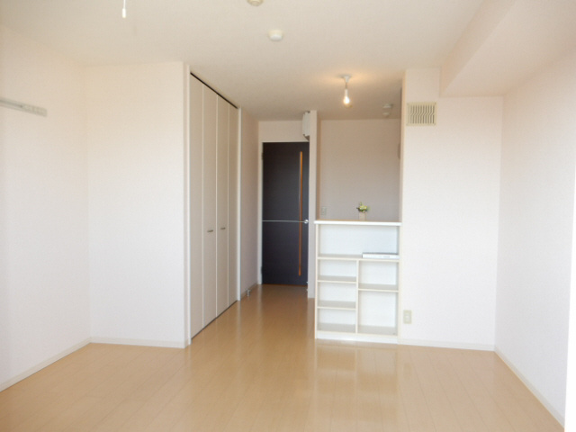 メゾンドアヴニール星ヶ丘の居間・リビング