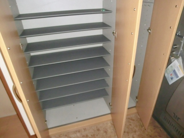 ビエナコートの収納|たっぷり入る天井高シューズクローク。