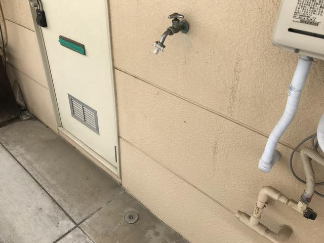 横浜市港北区篠原町のアパートの設備|室外洗濯機置き場