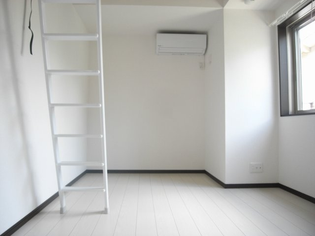 ベイルーム生麦の居間・リビング