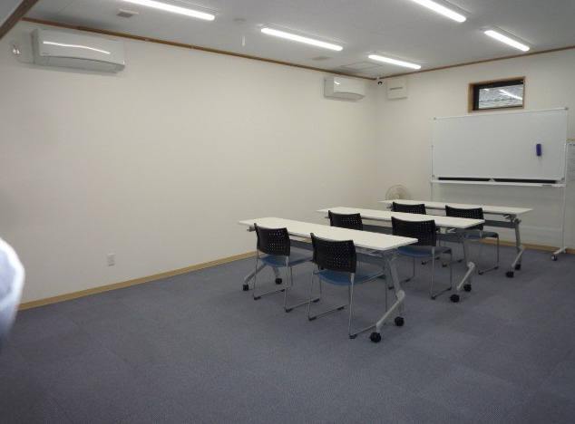 栗東市綣８丁目の店舗事務所の内装