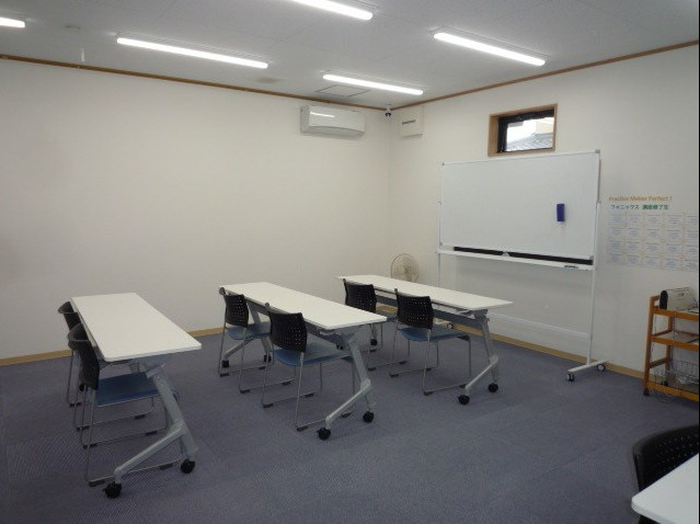 栗東市綣８丁目の店舗事務所の内装