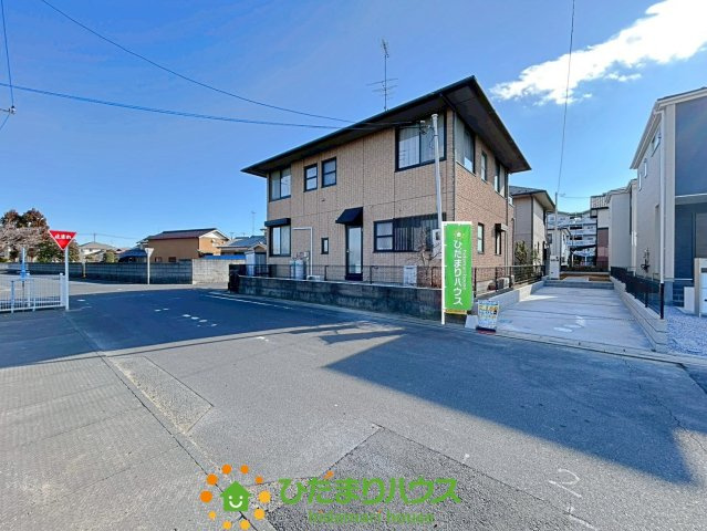 南羽生駅　新築一戸建て　02　リーブルファインの前面道路含む現地写真|交通量も少ない道路でスムーズに駐車できます！