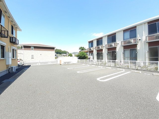 ベルデ　ブリッサⅠの駐車場