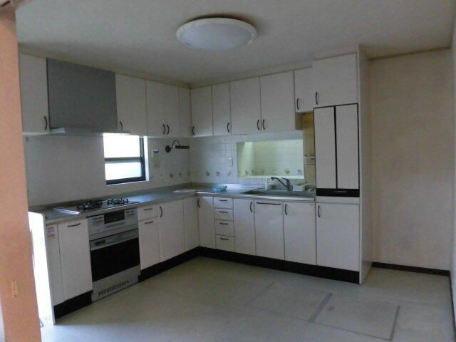 三鷹市大沢４丁目の中古一戸建のキッチン