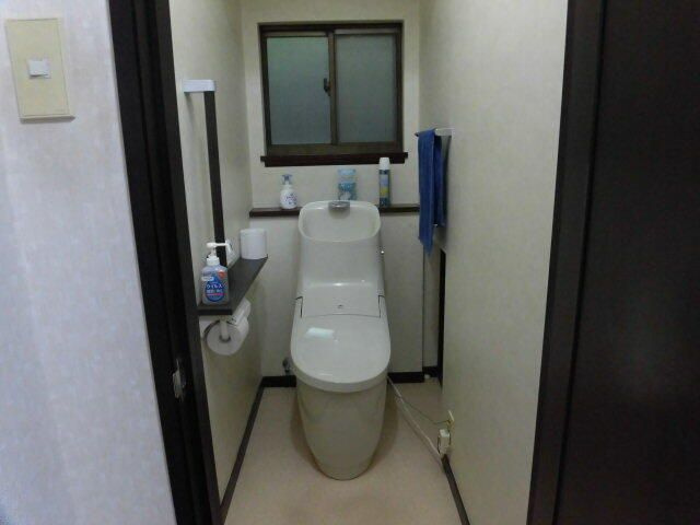 三鷹市大沢４丁目の中古一戸建のトイレ